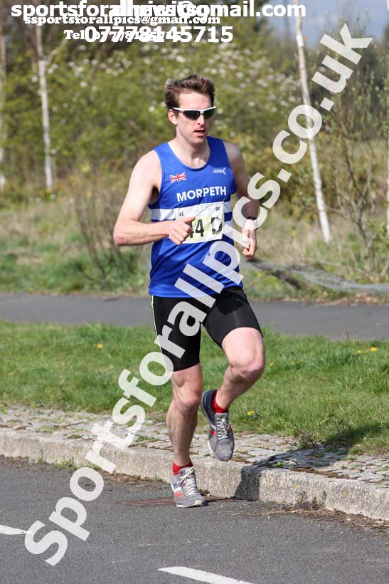 Senior mens 2019 Elswick Harirers Good Friday Road Relay, Newburn, Newcastle. Photo:  David T. Hewitson/Sports for All Pics